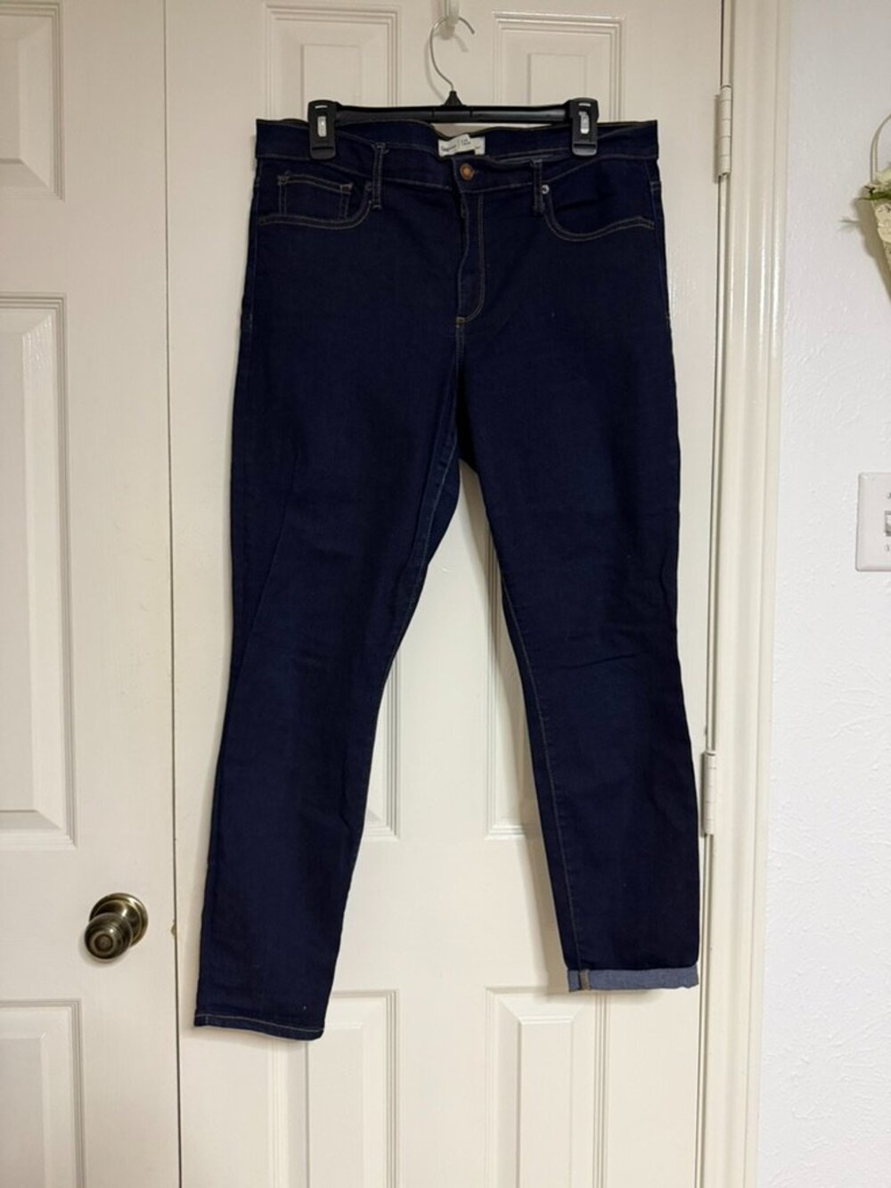 Gap Size 32R Blue Denim True Skinny Jeans